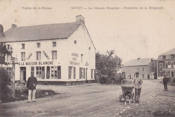 ATTELAGE DE CHIENS A LA MAISON BLANCHE