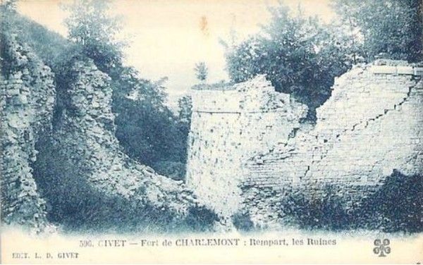 RUINES A CHARLEMONT